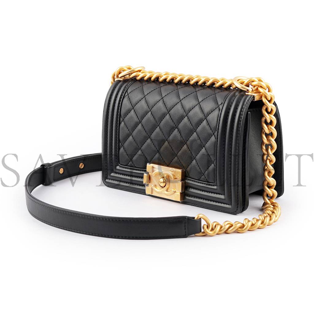 CHANEL SMALL BOY CHANEL HANDBAG GOLD HARDWARE   A67085 Y09876 94305 (20.5*12*8.5cm)